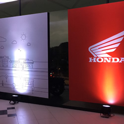 locação de equipamentos eletrônicos, aluguel de data show, aluguel de telão, local para eventos, telas de projeção, caixas de som, iluminação, som, data-show, projetores, microfones, telão, plasma, monitores de vídeo, informática, notebook, laptop, impressora, painel de led, PA, locação de LCD, eventos, formaturas, aniversários, confraternizações, reuniões, palestras, festas, convenções, feiras, iluminação para reveillon, iluminação para natal, iluminação para bodas, iluminação para  casamento, iluminação para debutantes, iluminação para baile, Box Truss, Q15, Q30, Q50, Locação de box truss, aluguel de box truss, box truss q30, box truss q15, aluguel de box trus